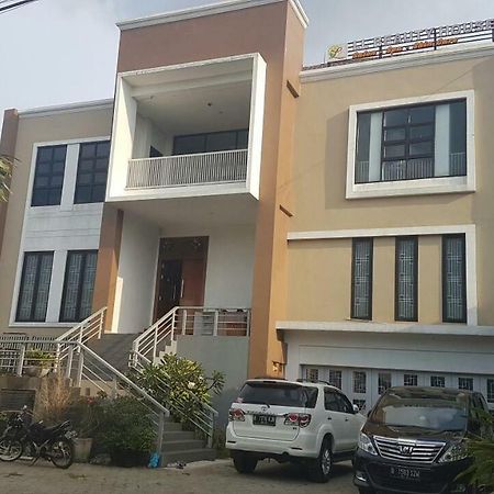Bintara Jaya Yemima Guest House Bekasi Luaran gambar