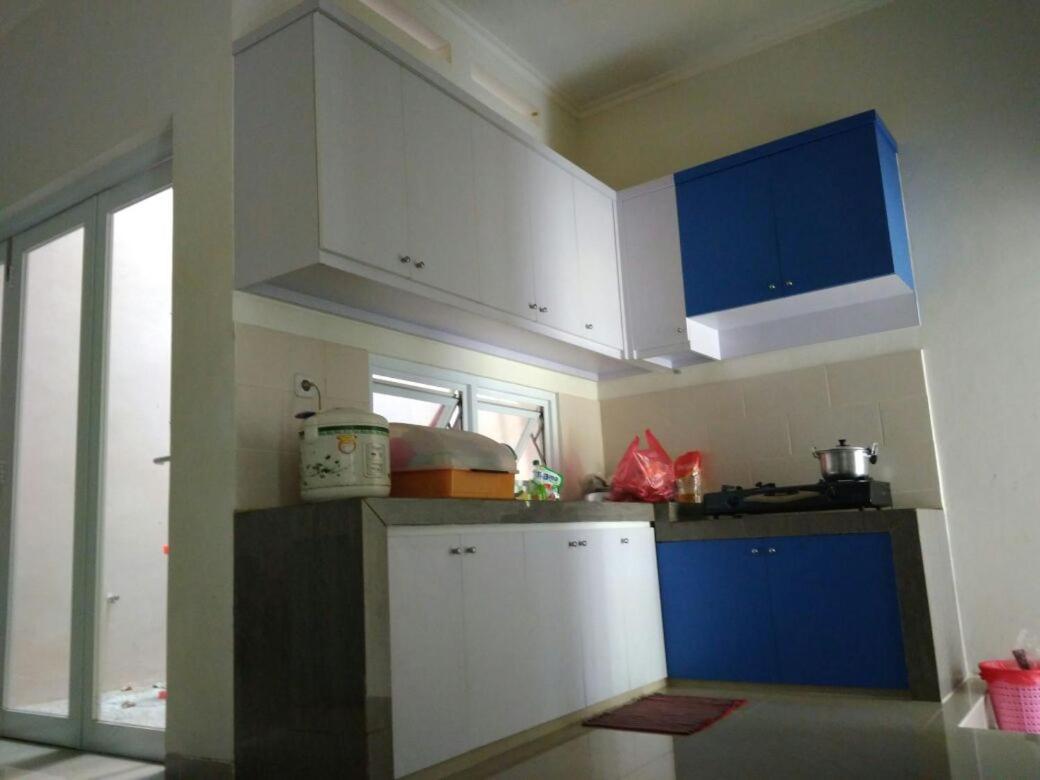 Bintara Jaya Yemima Guest House Bekasi Luaran gambar