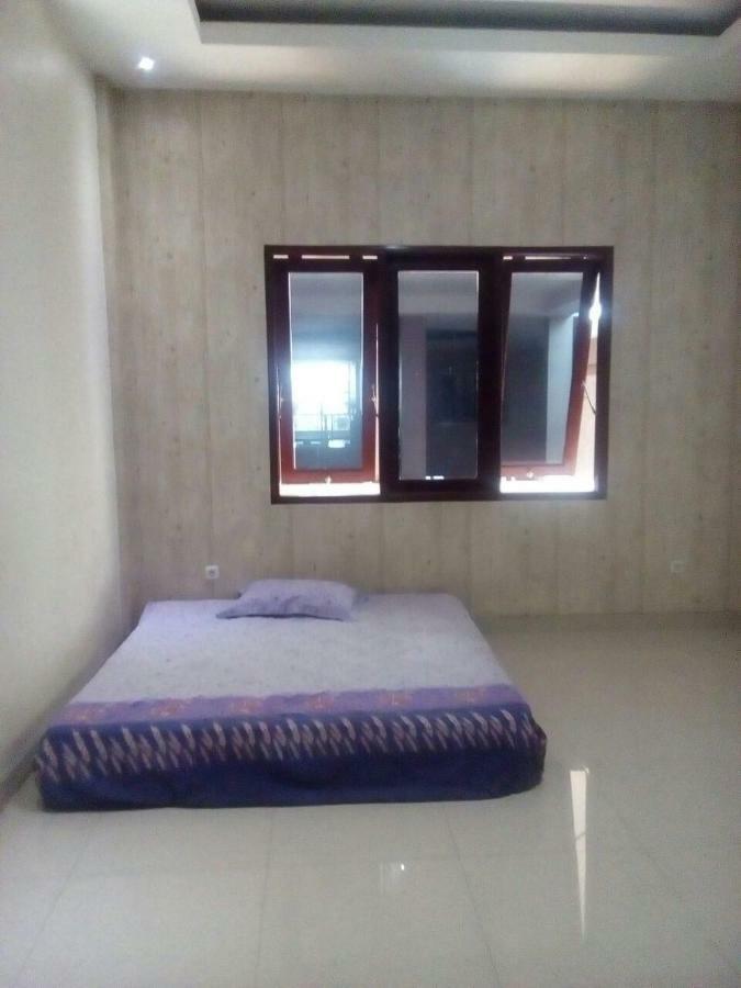 Bintara Jaya Yemima Guest House Bekasi Luaran gambar
